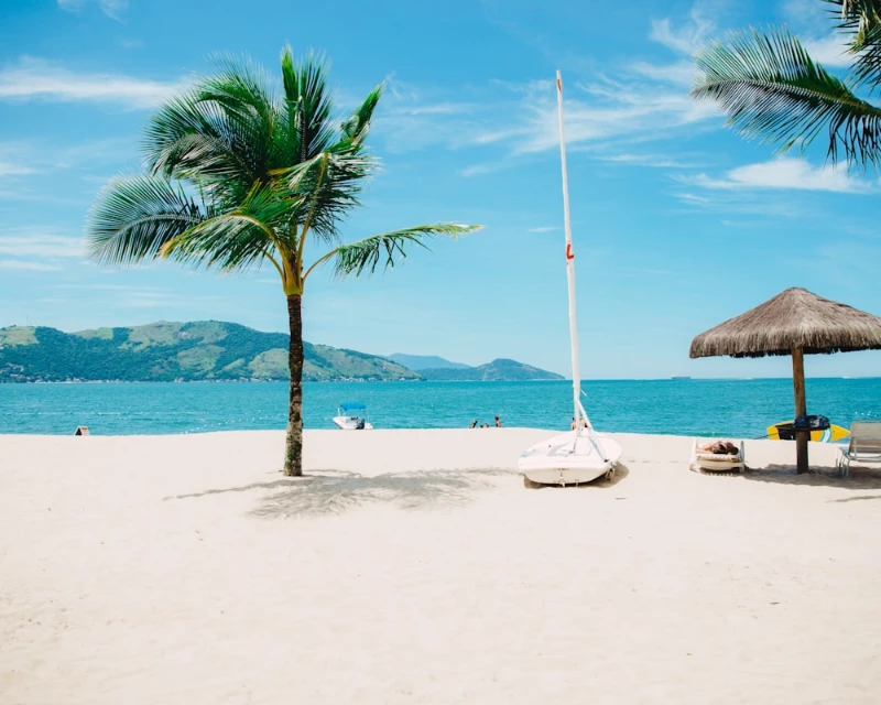 Temporada de verão 2025/2026 em Florianópolis: números do turismo e o que eles deixam para o investidor