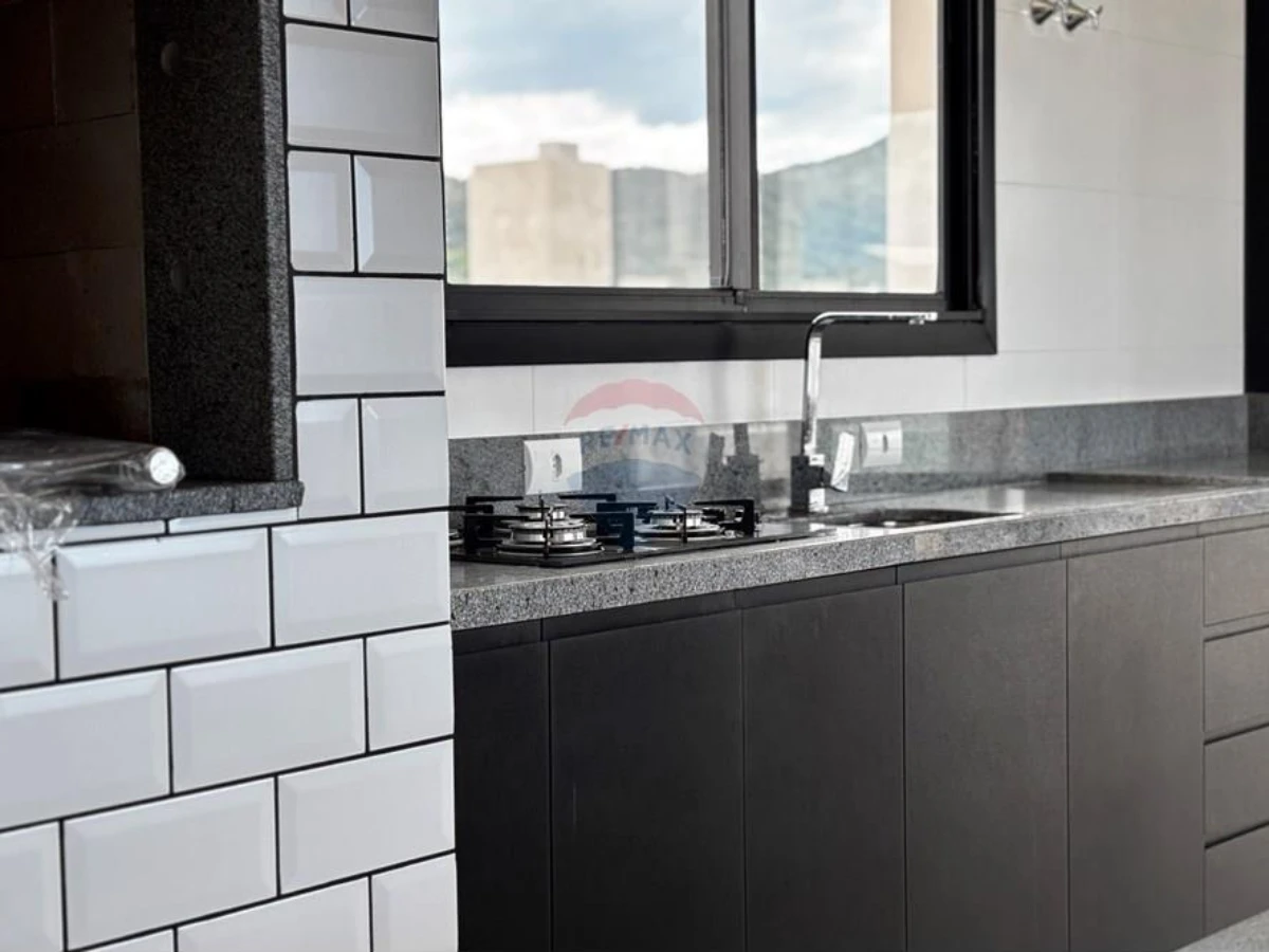 Apartamento 2 Quartos à Venda em Ingleses, Florianópolis — 64 m²