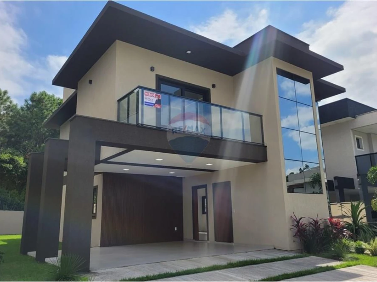 4-Bedroom House in Gated Condominium – Rio Vermelho, Florianópolis