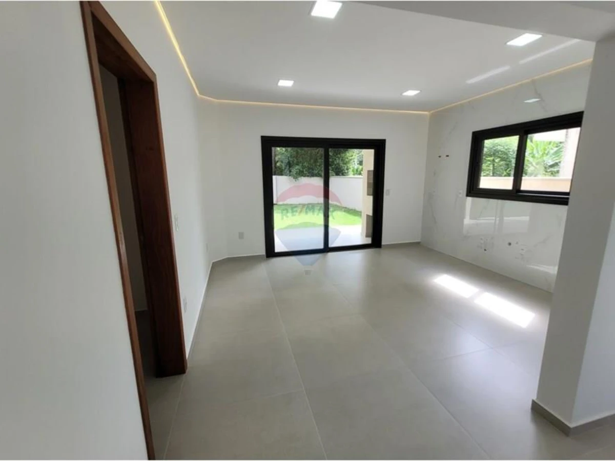 4-Bedroom House in Gated Condominium – Rio Vermelho, Florianópolis