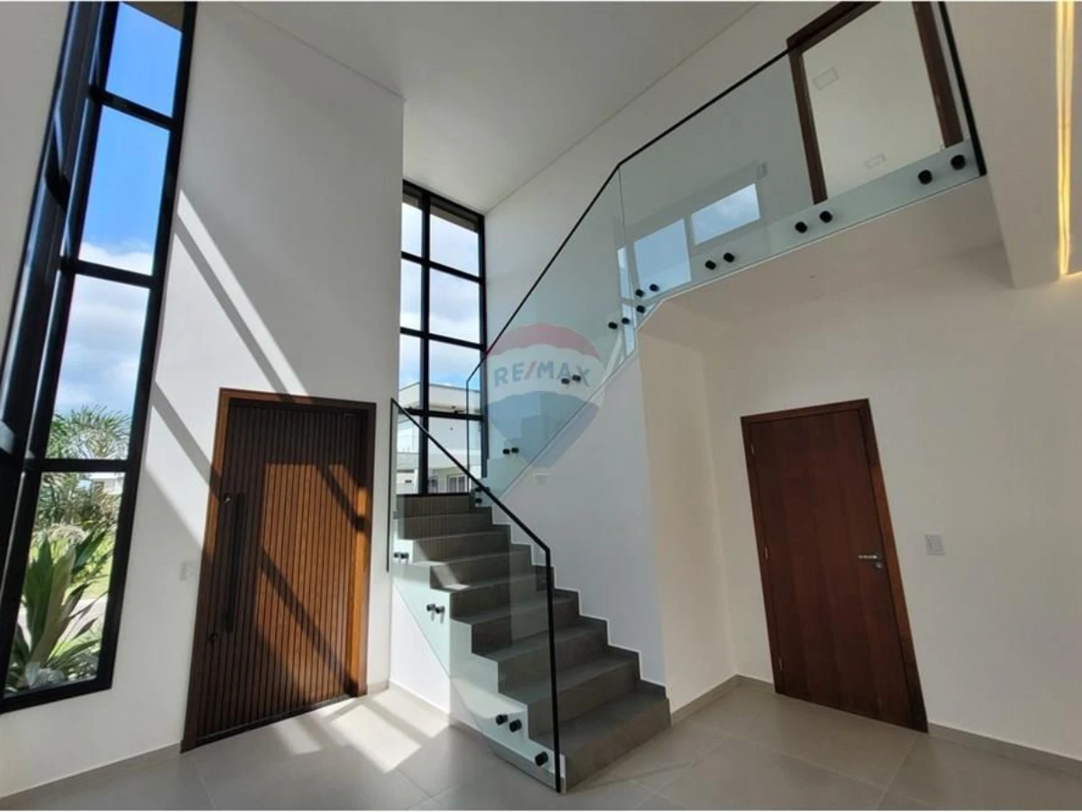 4-Bedroom House in Gated Condominium – Rio Vermelho, Florianópolis