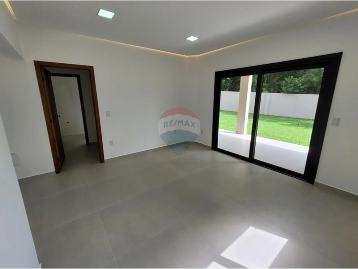 4-Bedroom House in Gated Condominium – Rio Vermelho, Florianópolis
