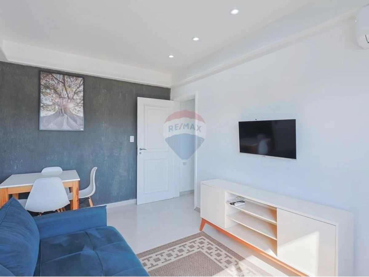 Apartamento Amoblado de 1 Dormitorio en Venta en Cachoeira do Bom Jesus, Florianópolis