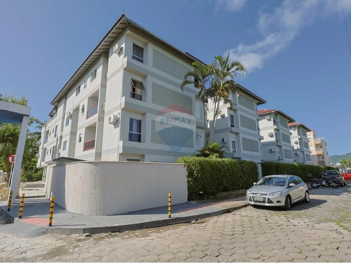Apartamento Amoblado de 1 Dormitorio en Venta en Cachoeira do Bom Jesus, Florianópolis