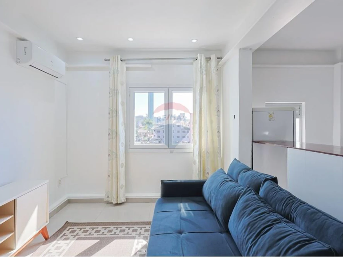 Apartamento Amoblado de 1 Dormitorio en Venta en Cachoeira do Bom Jesus, Florianópolis