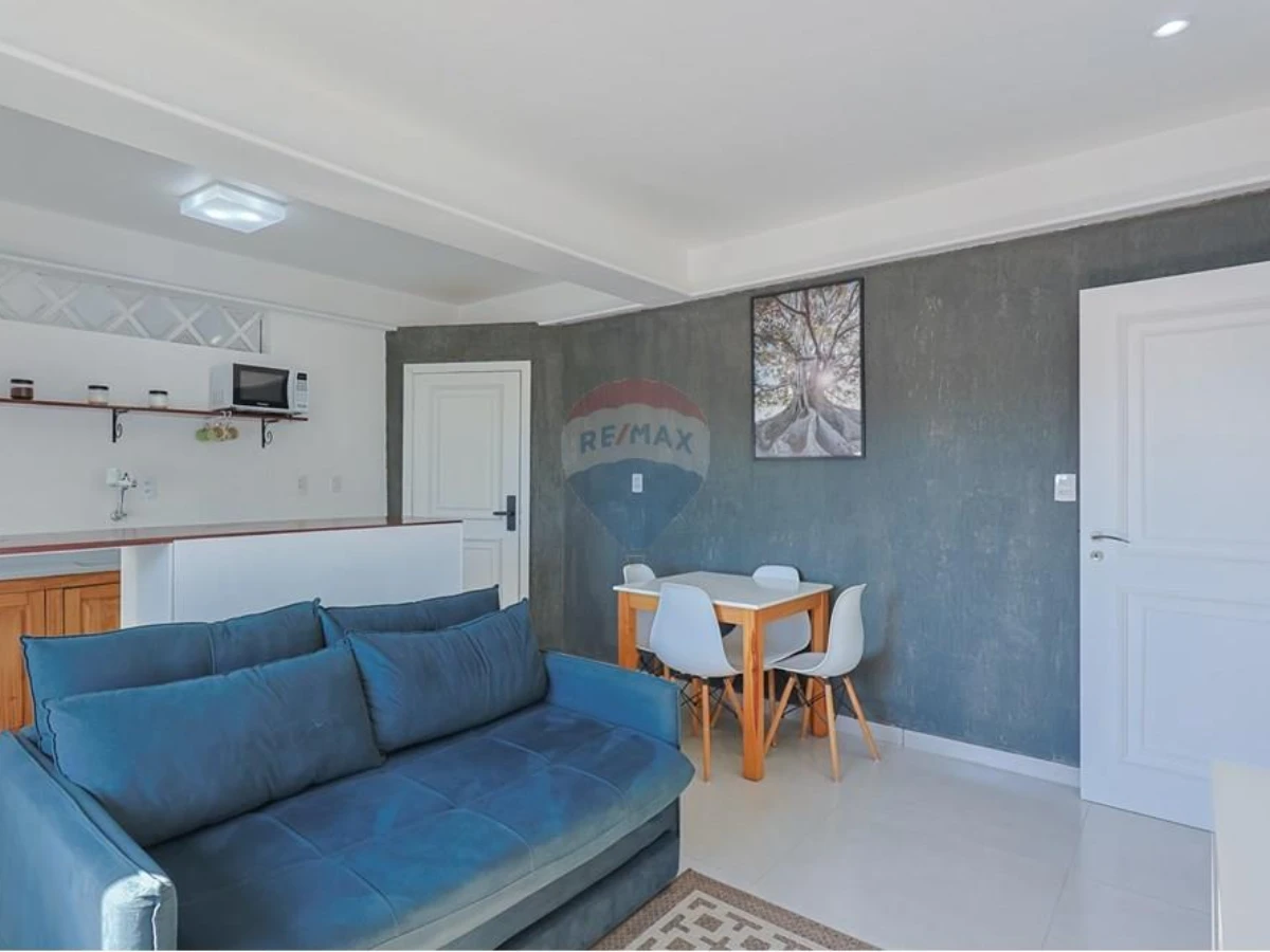 Apartamento Amoblado de 1 Dormitorio en Venta en Cachoeira do Bom Jesus, Florianópolis