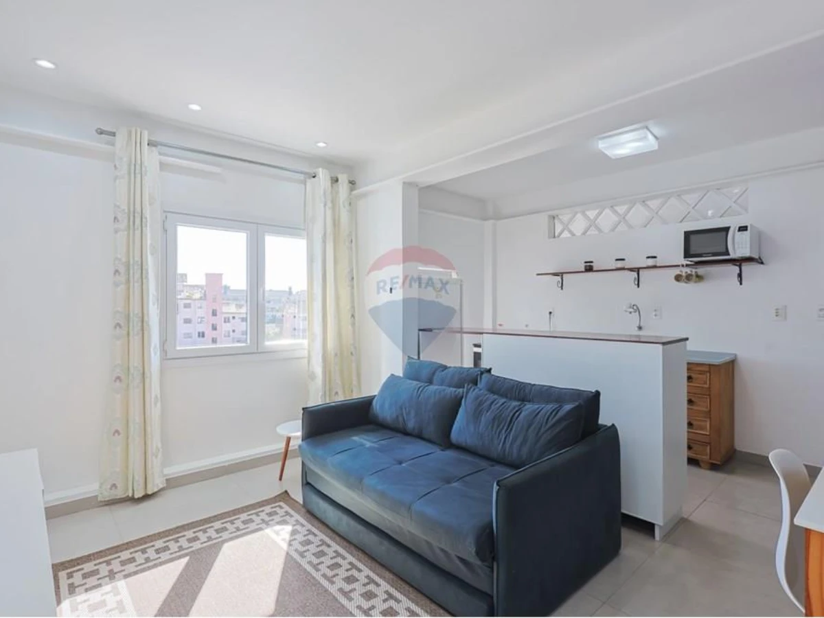 Apartamento Amoblado de 1 Dormitorio en Venta en Cachoeira do Bom Jesus, Florianópolis