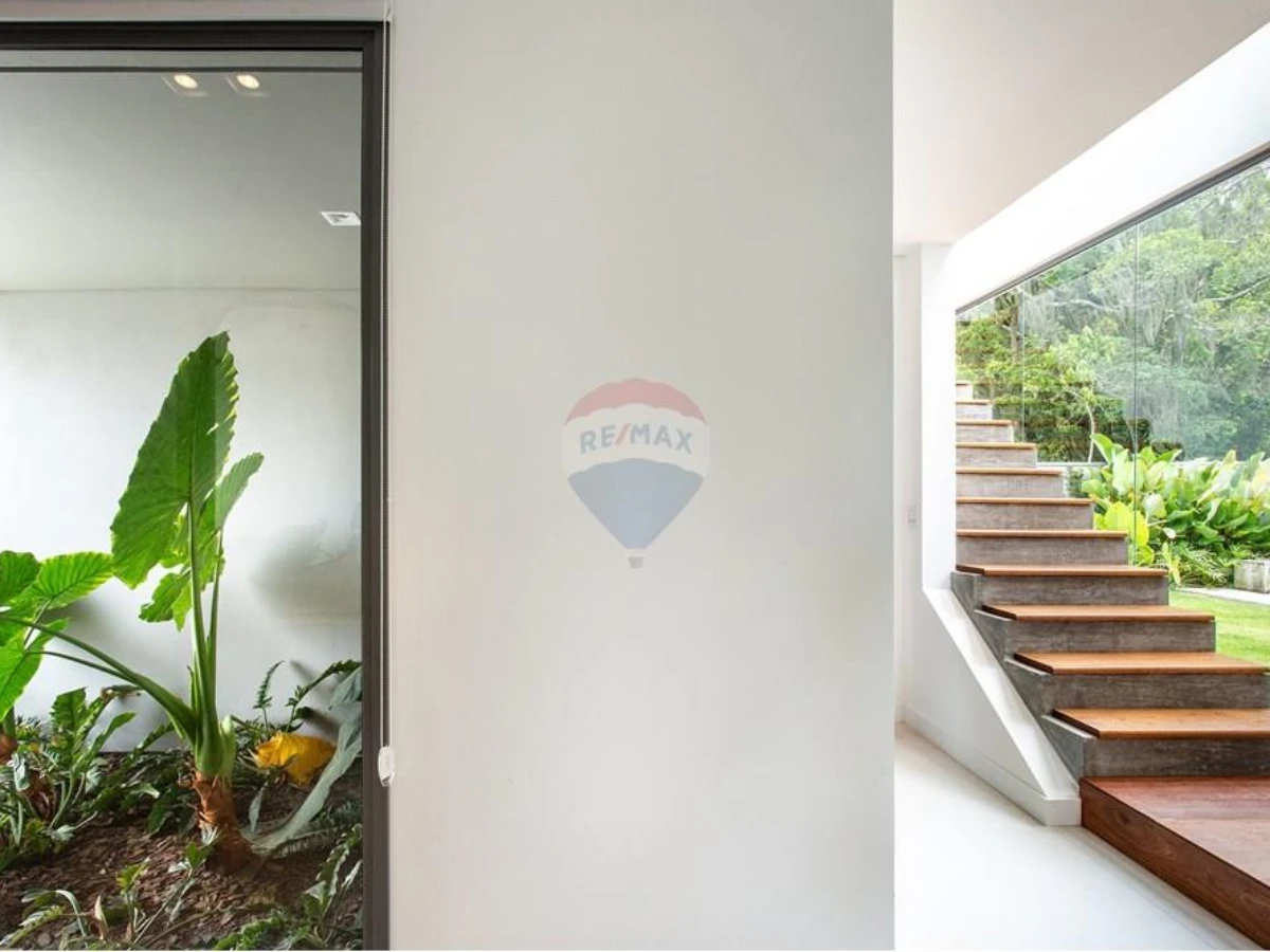 Casa 4 suites en venta en Cachoeira do Bom Jesus, Florianópolis