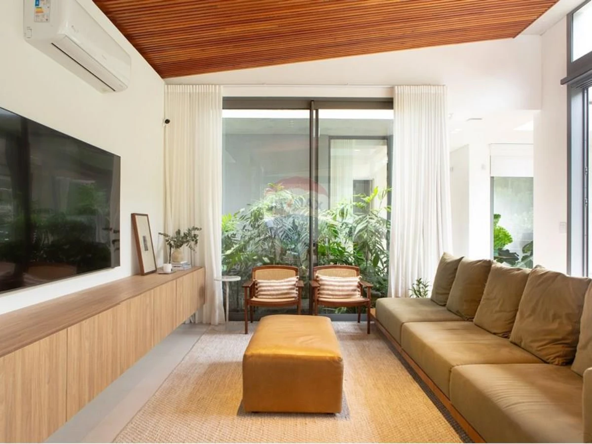 Casa 4 suites en venta en Cachoeira do Bom Jesus, Florianópolis