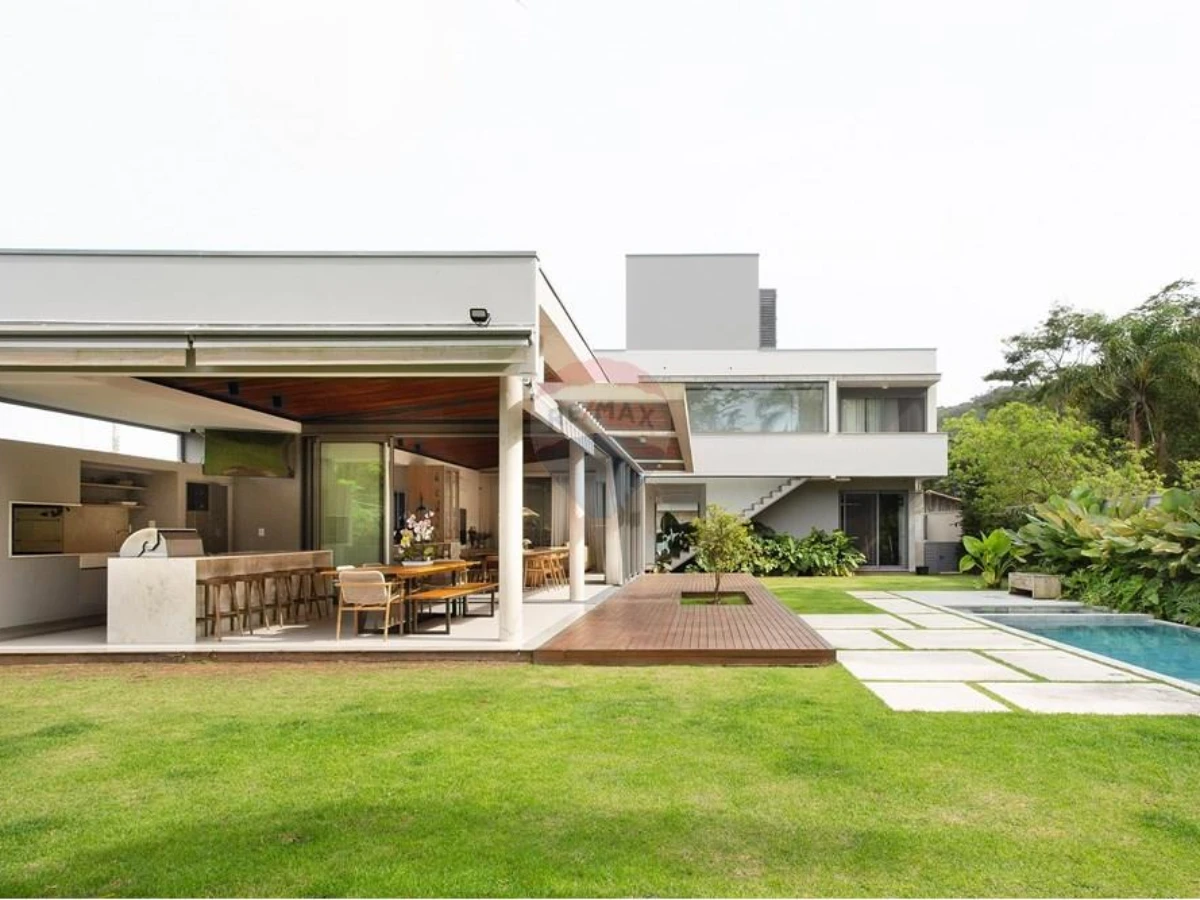 Casa en Condominio Cerrado en Venta – Cachoeira do Bom Jesus, Florianópolis