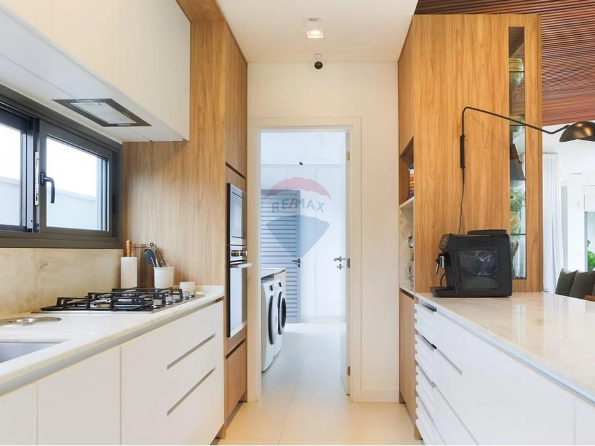 Casa 4 suites en venta en Cachoeira do Bom Jesus, Florianópolis
