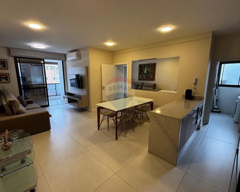 Apartamento Pé na Areia à Venda em Canasvieiras – 3 Dormitórios, Vista para o Mar, Mobiliado