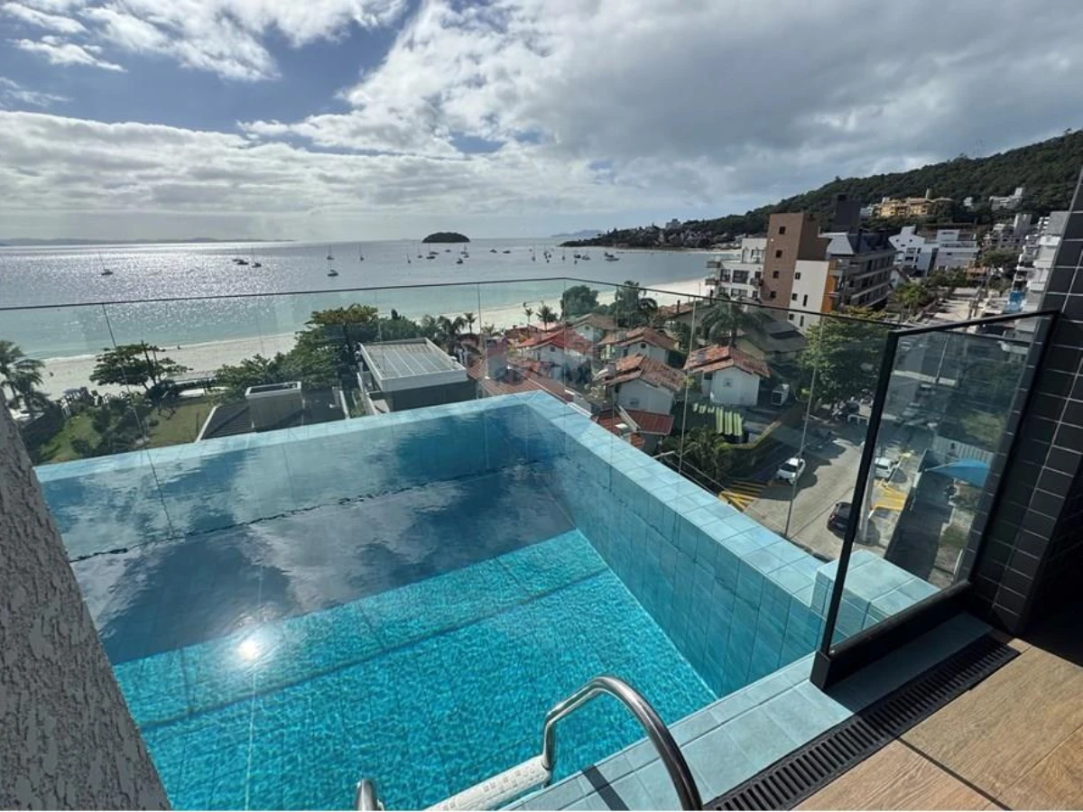 Apartamento Amoblado con Vista al Mar y Piscina en Rooftop – Jurerê Internacional, Florianópolis