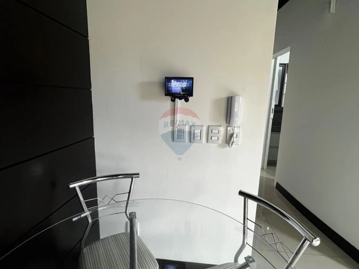 Renovated 1-Bedroom Apartment with Terrace and Balcony – Centro, Florianópolis