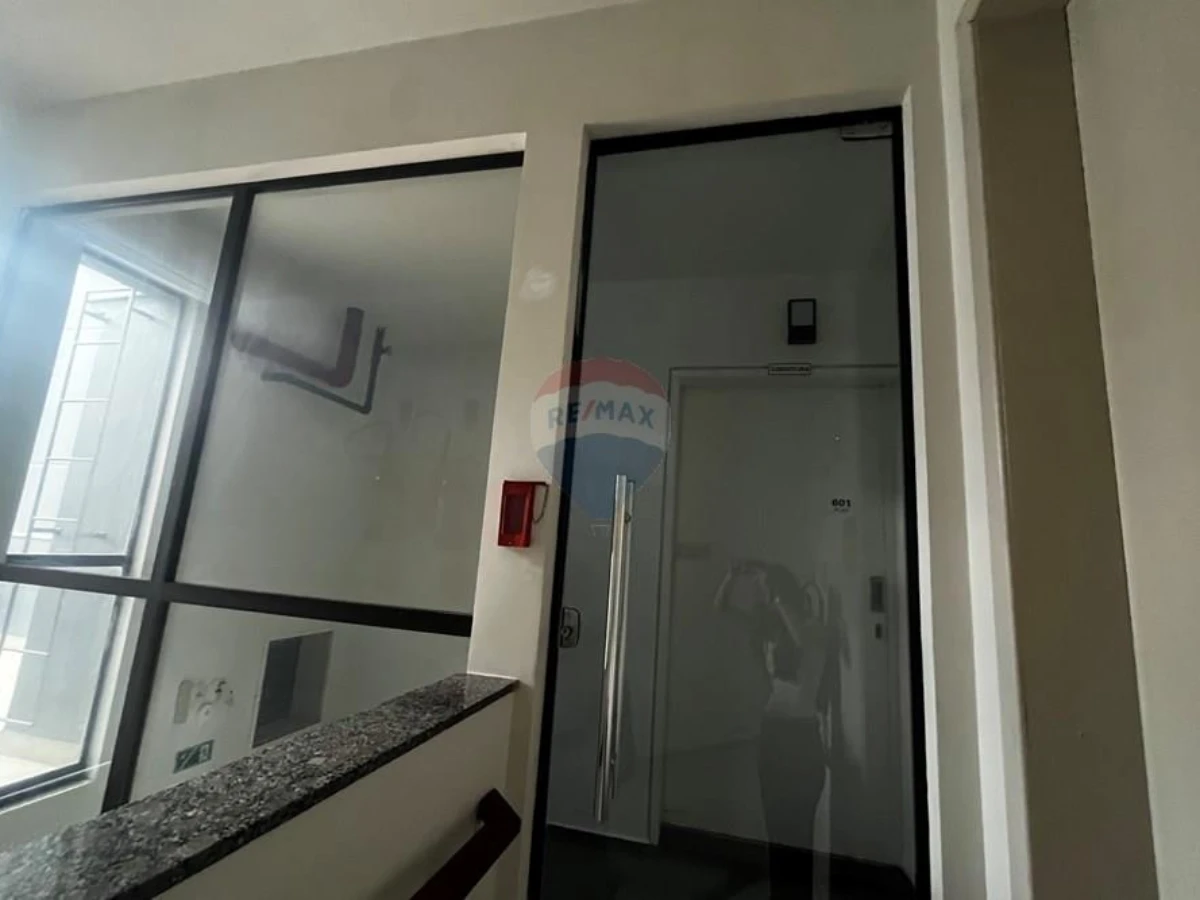Renovated 1-Bedroom Apartment with Terrace and Balcony – Centro, Florianópolis