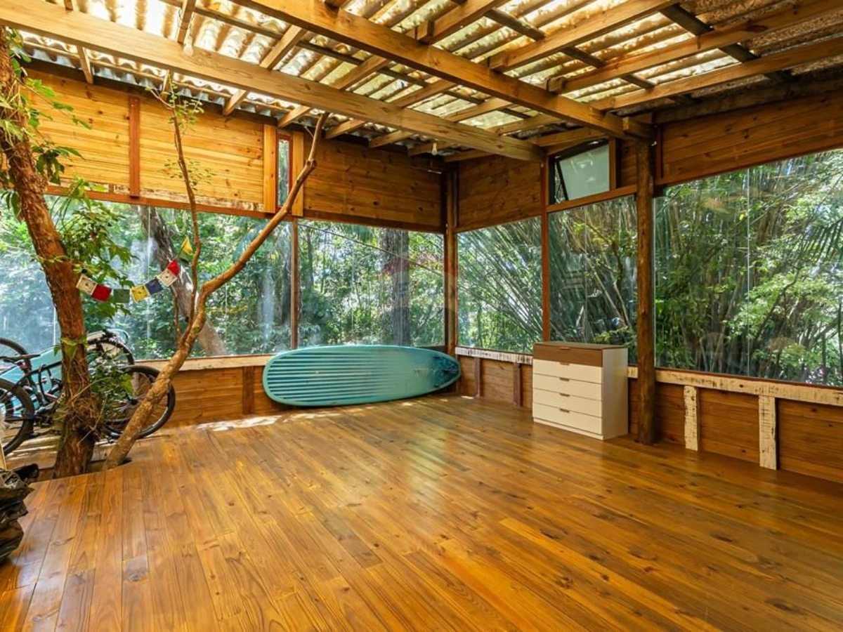 Casa 5 Quartos à Venda — Lagoa da Conceição, Florianópolis