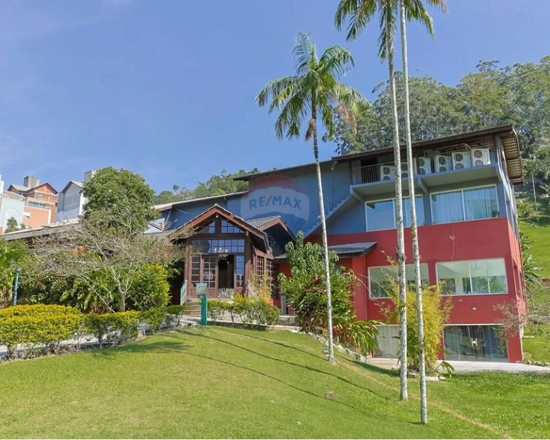 Sala Comercial para Locação – 184 m² na Carvoeira, Florianópolis