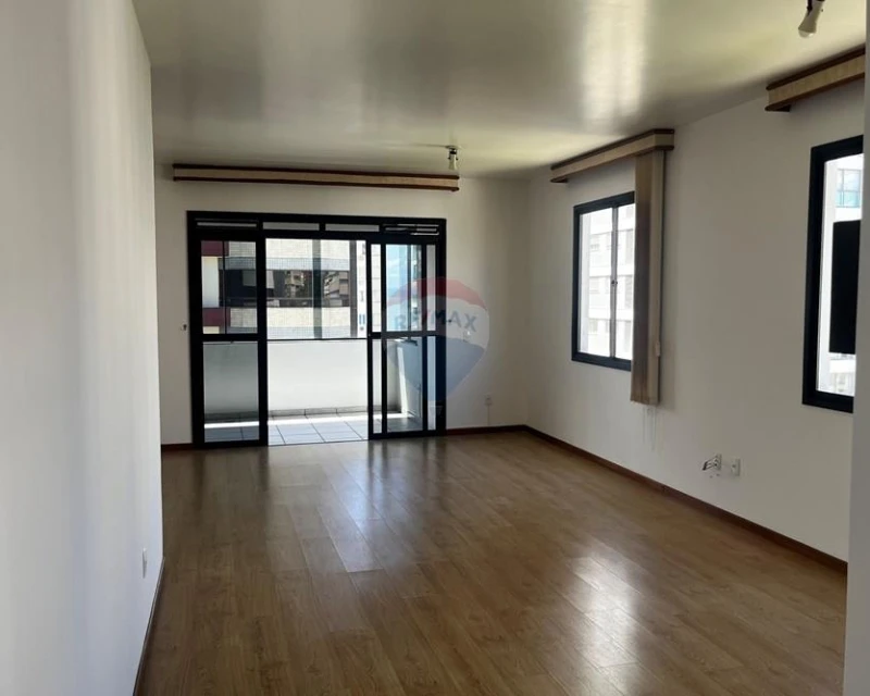 Apartamento de 3 dormitórios para alugar na Rua Bocaiúva, Centro, Florianópolis