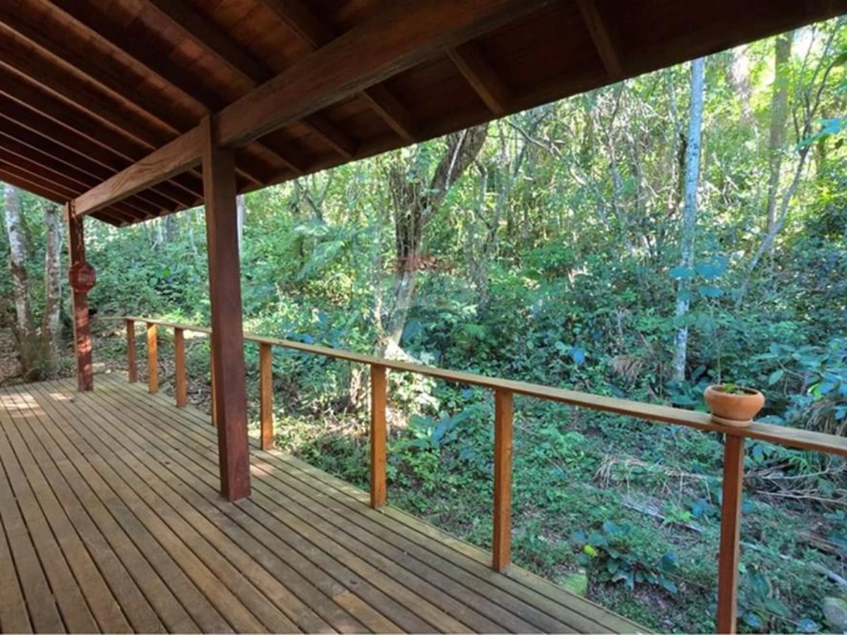 Casa 2 Quartos à Venda — Lagoa da Conceição, Florianópolis