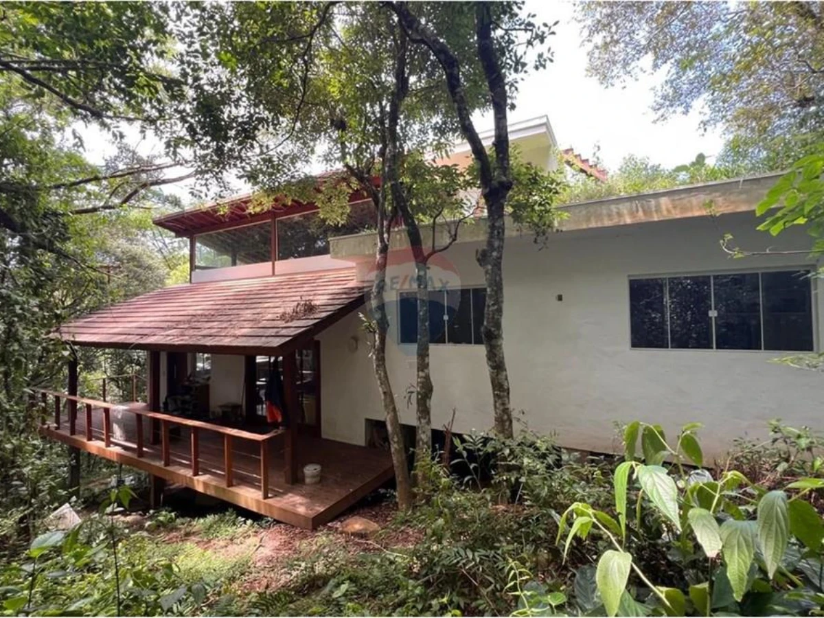 Casa 2 Quartos à Venda — Lagoa da Conceição, Florianópolis