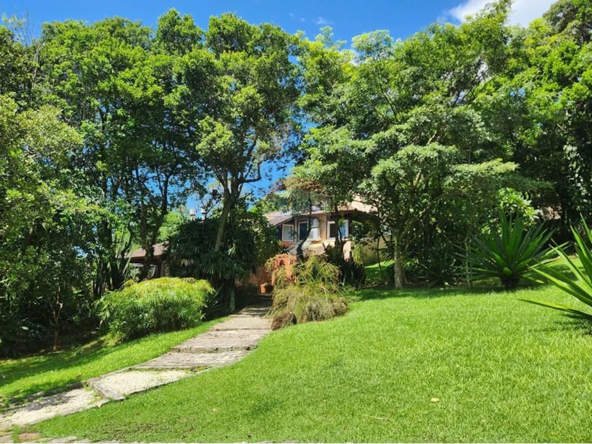 Дом 5 спален — участок 85 853 м² в Costa de Dentro, Florianópolis