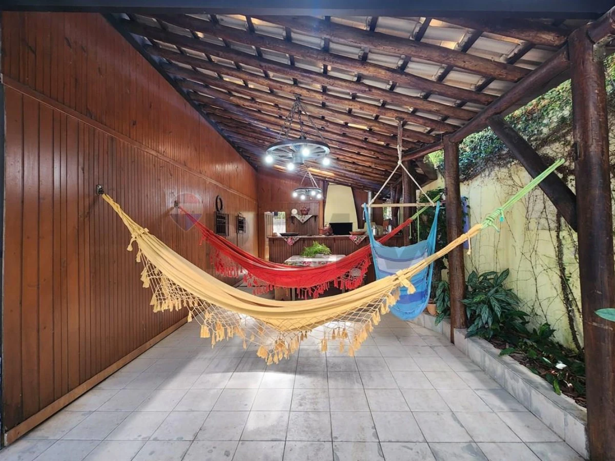 Casa 4 Suítes à Venda em Ingleses, Florianópolis — 282 m²