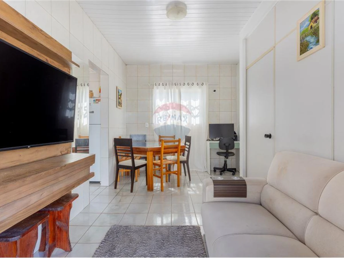 Casa 2 Quartos à Venda — Carianos, Florianópolis, SC