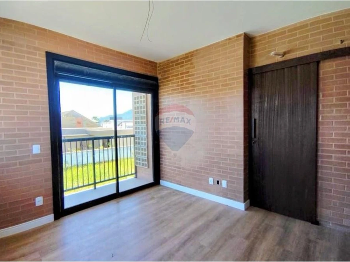 Двухэтажный дом 3 спальни на продажу в Carianos, Florianópolis