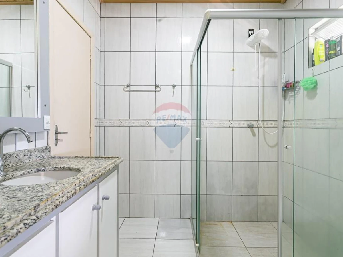 Casa 3 Dormitorios con Terreno de 3.200 m² — Costeira do Pirajubaé, Florianópolis