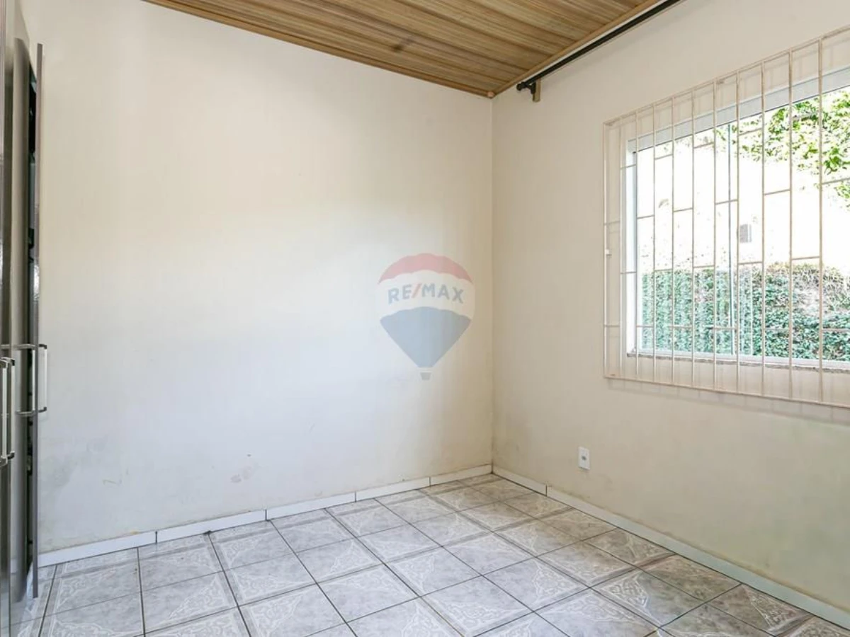 Casa 3 Dormitorios con Terreno de 3.200 m² — Costeira do Pirajubaé, Florianópolis