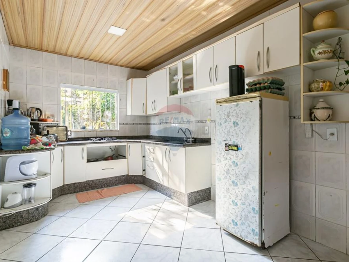 Casa 3 Dormitorios con Terreno de 3.200 m² — Costeira do Pirajubaé, Florianópolis