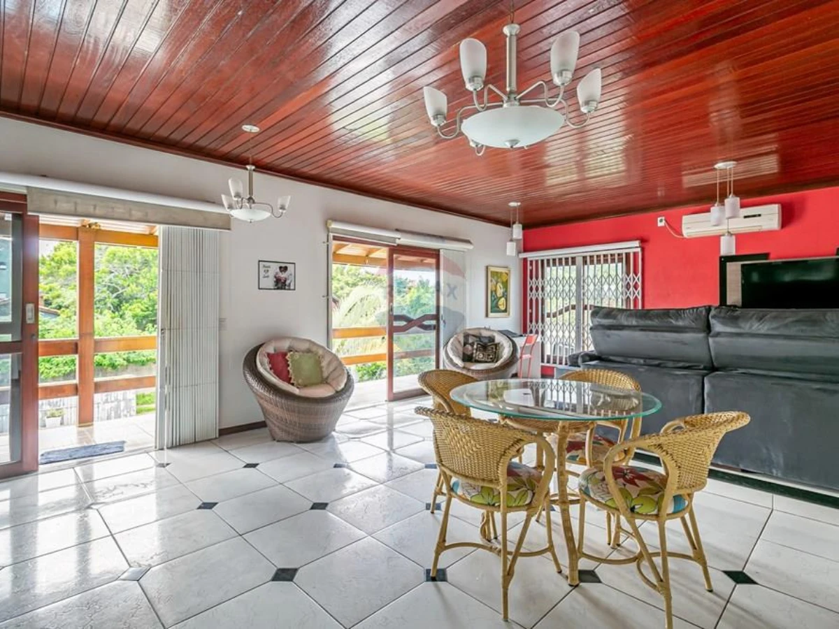 Casa 4 Dormitorios en Venta en Rio Vermelho, Florianópolis