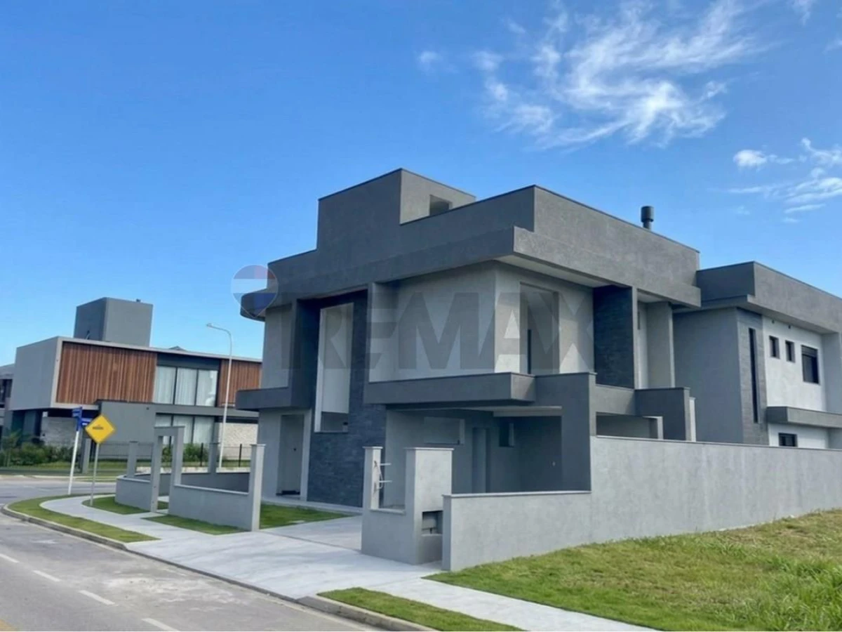Дом 4 спальни на продажу в Jardim Campeche, Florianópolis