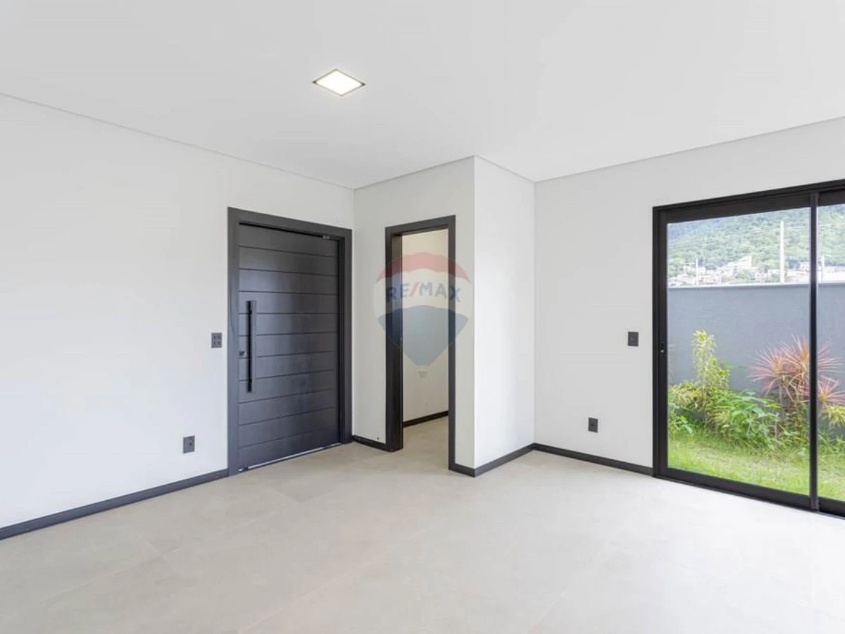Новый дом 3 сьюта на продажу — Vargem do Bom Jesus, Florianópolis