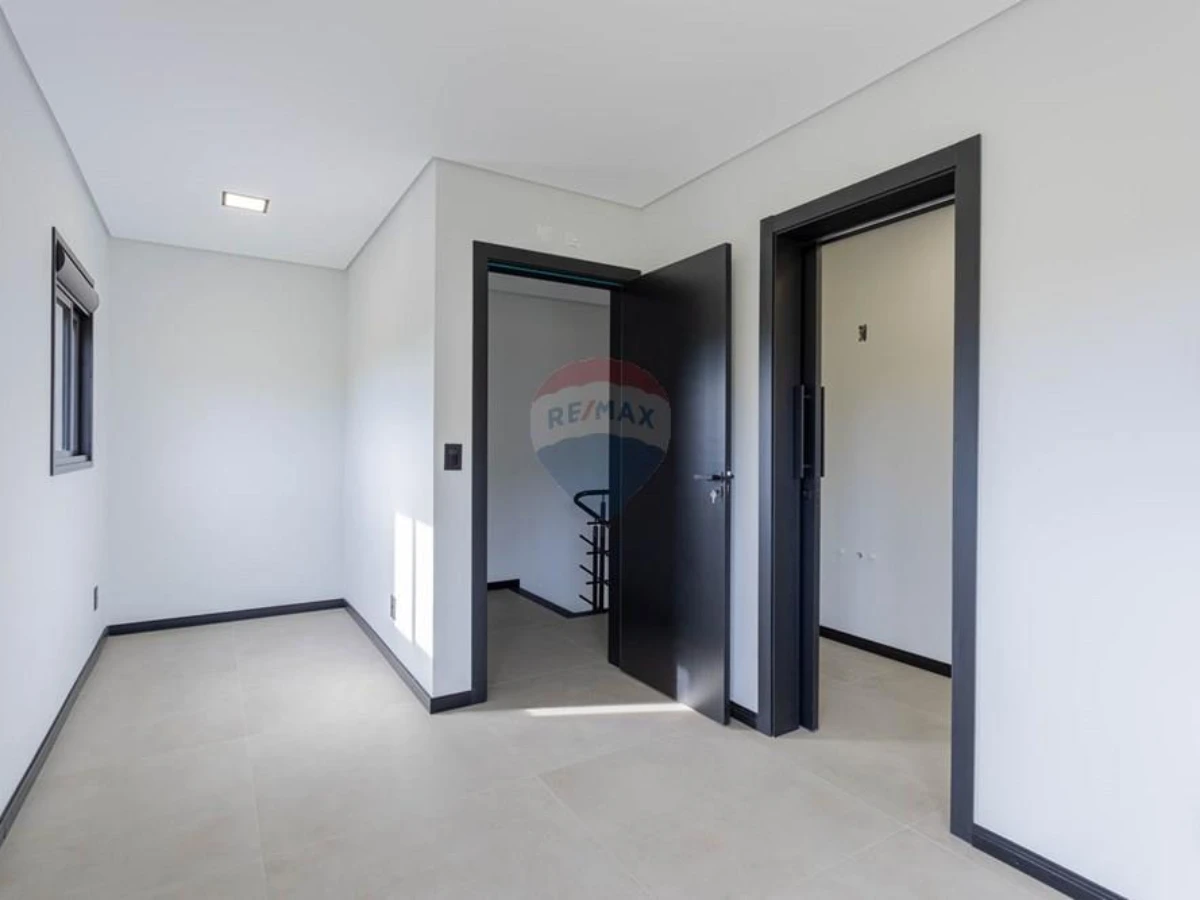 Новый дом 3 сьюта на продажу — Vargem do Bom Jesus, Florianópolis