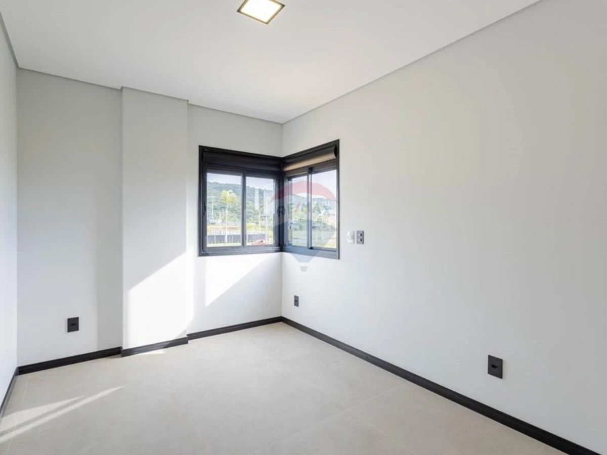 Новый дом 3 сьюта на продажу — Vargem do Bom Jesus, Florianópolis