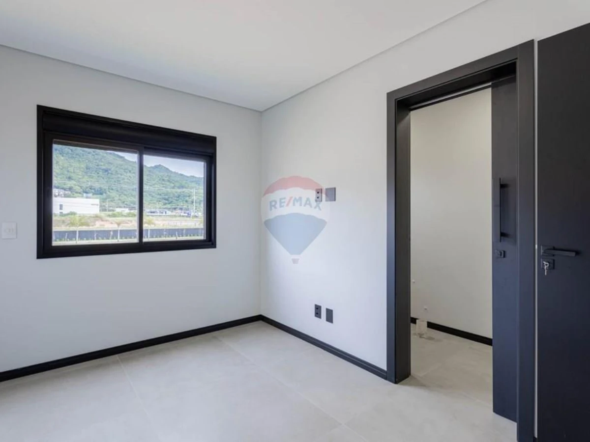 Новый дом 3 сьюта на продажу — Vargem do Bom Jesus, Florianópolis