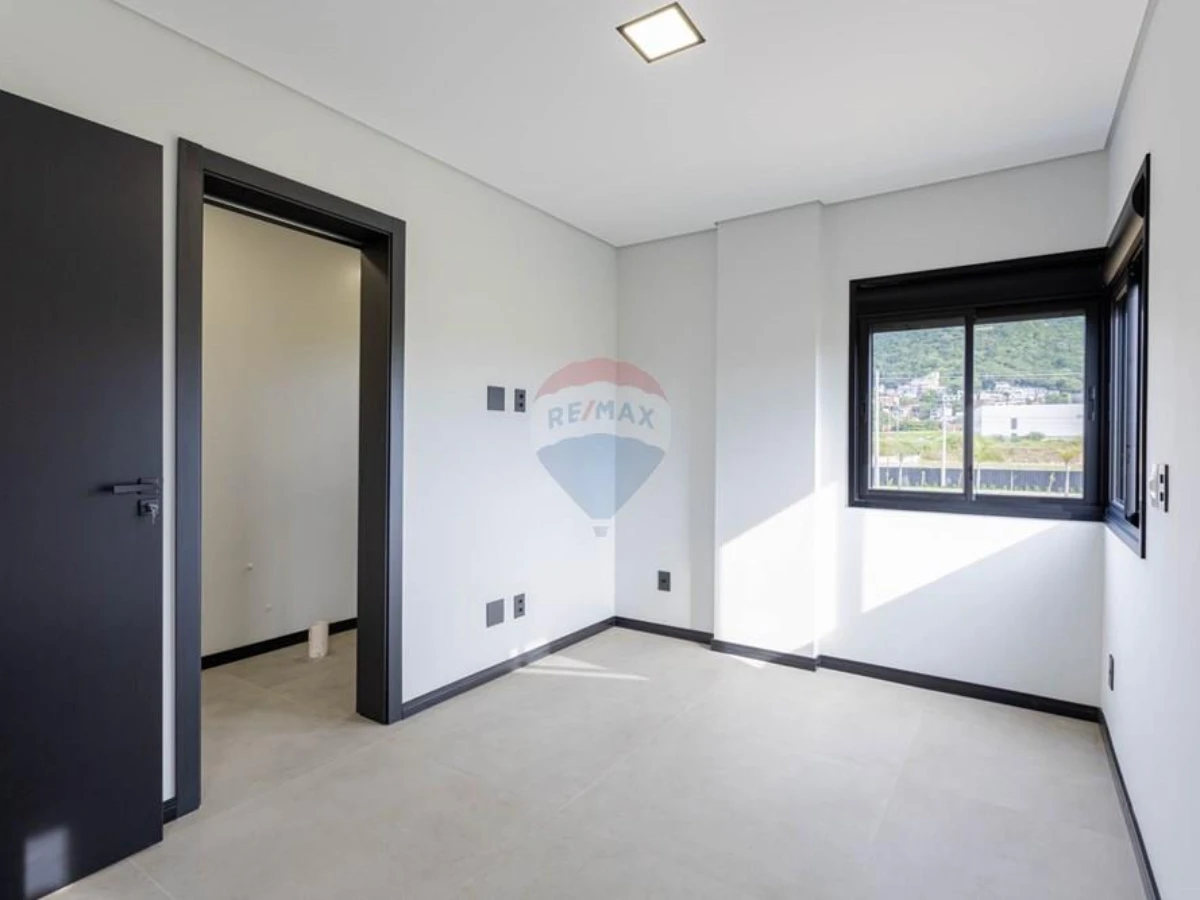 Новый дом 3 сьюта на продажу — Vargem do Bom Jesus, Florianópolis