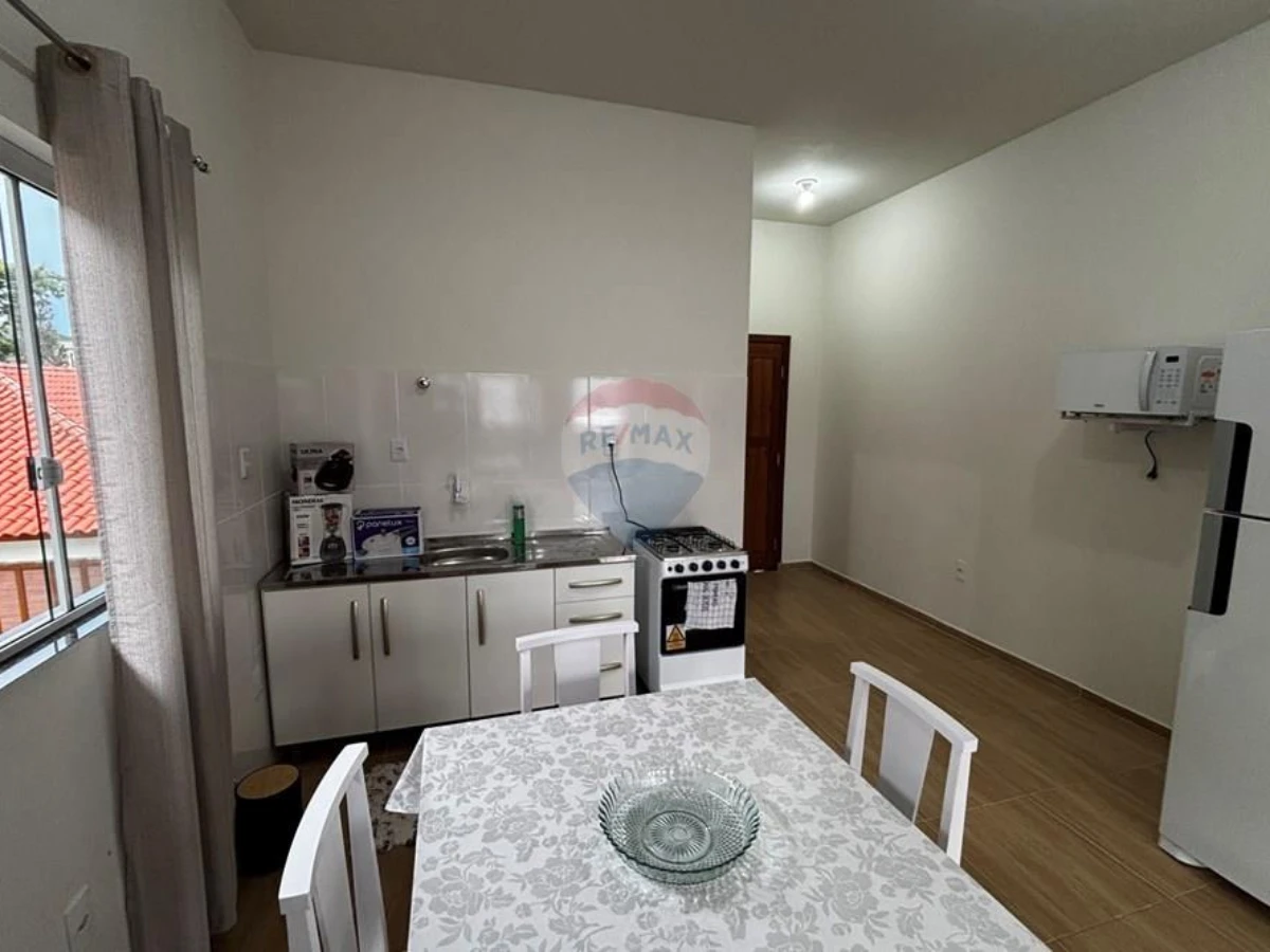 Kitnet Mobiliada com Sacada para Alugar em Ingleses, Florianópolis