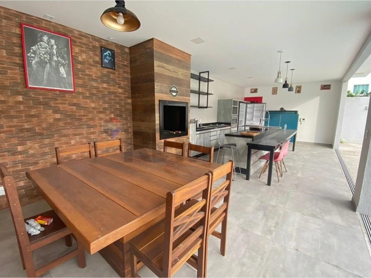 Casa 3 Dormitórios com Piscina à Venda em Ingleses, Florianópolis