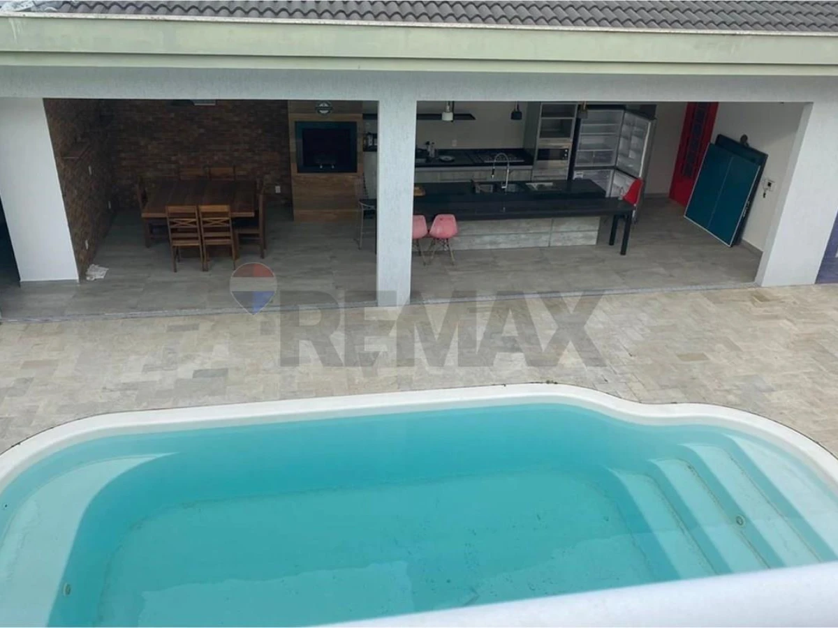 Casa 3 Dormitórios com Piscina à Venda em Ingleses, Florianópolis