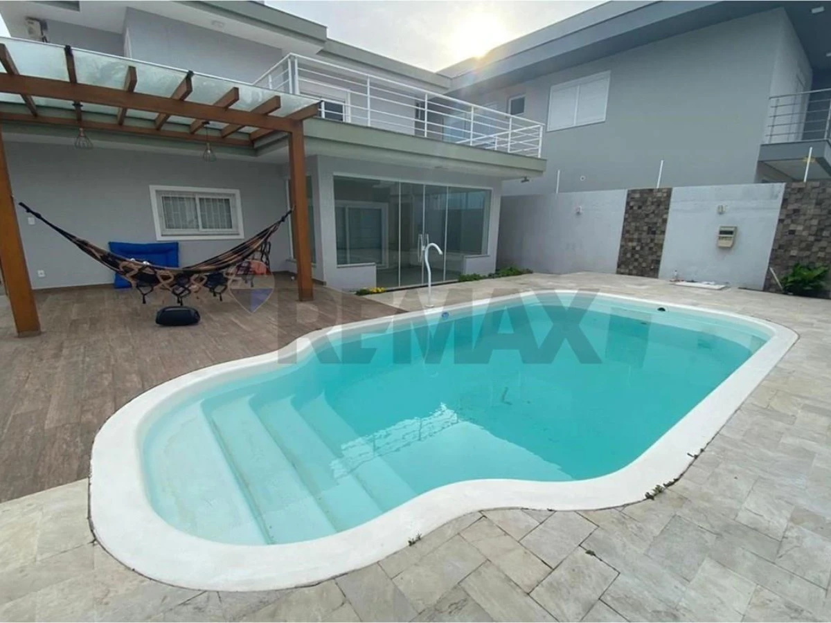 Casa 3 Dormitórios com Piscina à Venda em Ingleses, Florianópolis