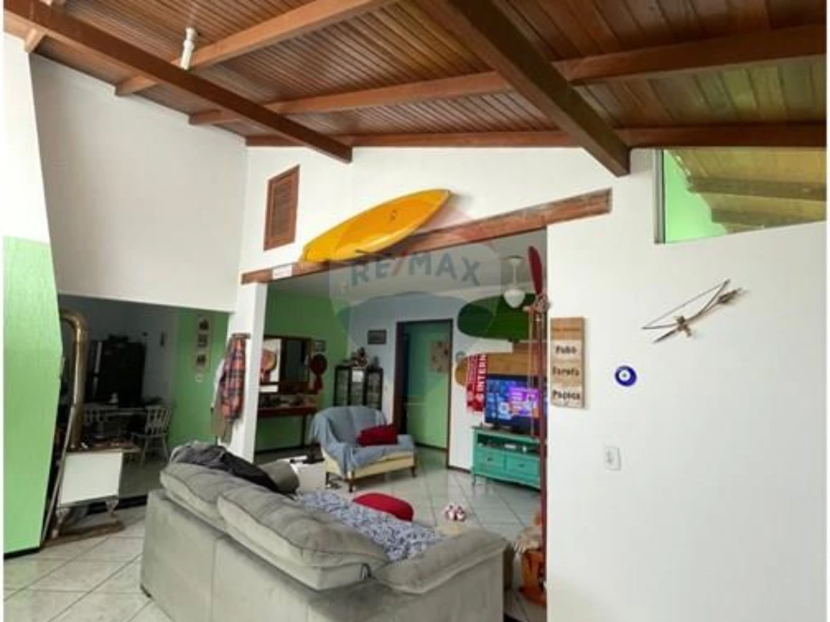 Отремонтированный дом 3 спальни с бассейном в Ingleses, Florianópolis