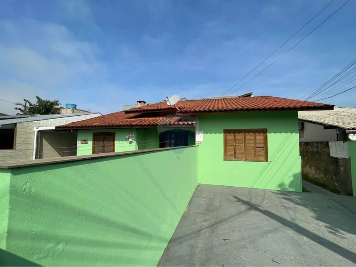 Отремонтированный дом 3 спальни с бассейном в Ingleses, Florianópolis