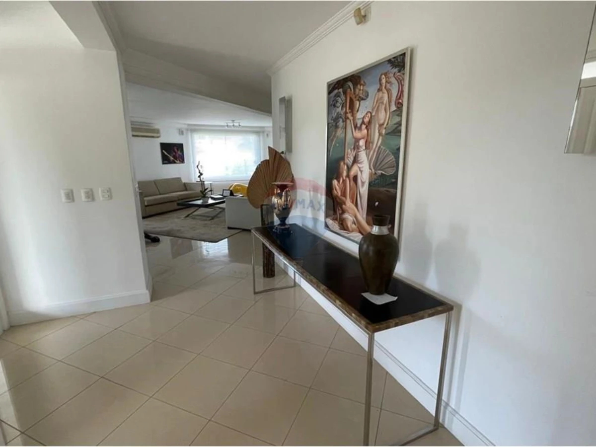 Casa 7 Dormitorios en Venta — Lagoa da Conceição, Florianópolis
