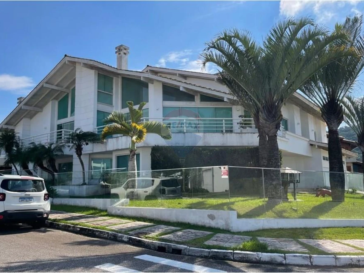 Casa 7 Dormitorios en Venta — Lagoa da Conceição, Florianópolis