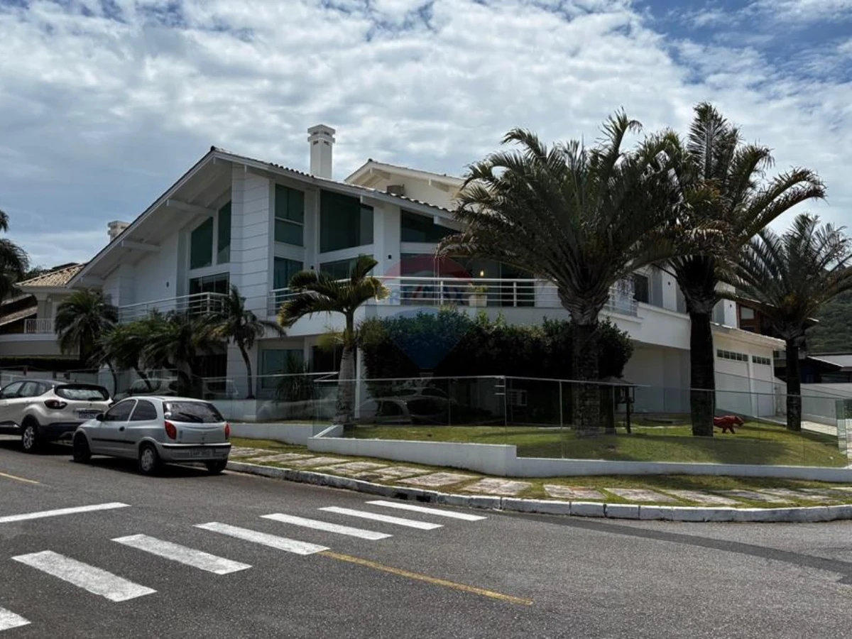 Casa 7 Dormitorios en Venta — Lagoa da Conceição, Florianópolis