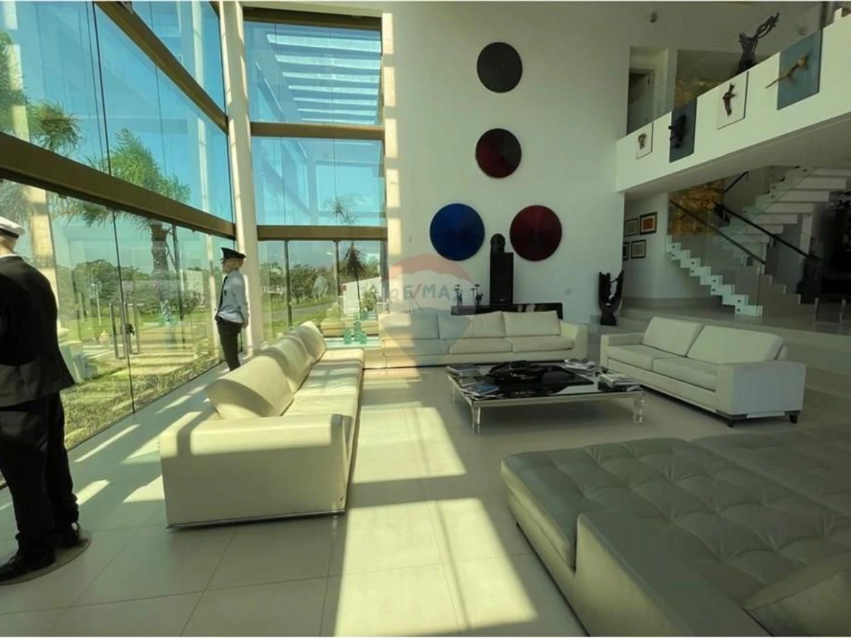 Casa 8 Dormitórios à Venda — Costão Golf Ville, Ingleses