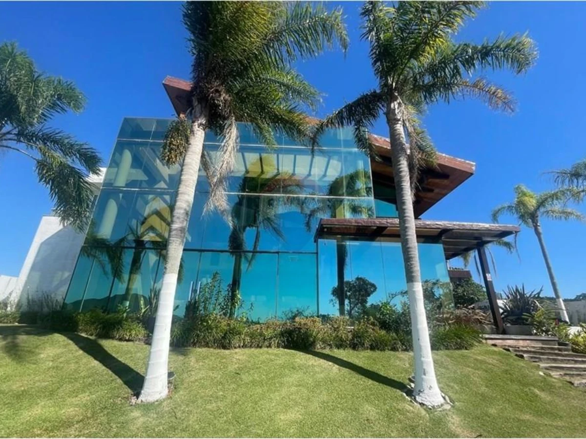 Casa 8 Dormitórios à Venda — Costão Golf Ville, Ingleses