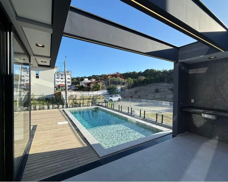 Дом с 4 сьютами в закрытом кондоминиуме, 100 м от пляжа — Ingleses, Florianópolis